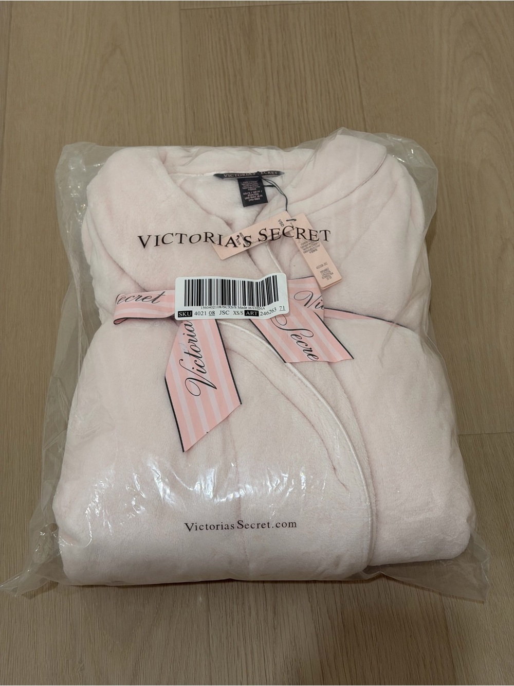 NWT Victoria's Secret Pink Plush Robe XS/S